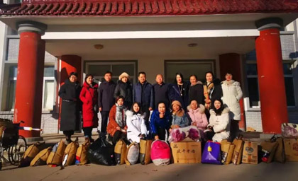 呼市女商會送溫暖、獻愛心、助力鄉(xiāng)村振興